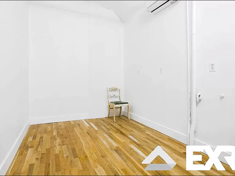 315 Berry St #107 — Photo 9