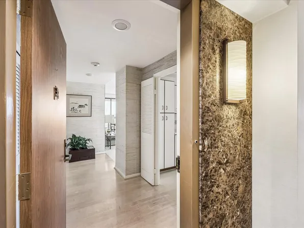 49 Briar Hollow Ln Unit 1503, Houston, TX 77027