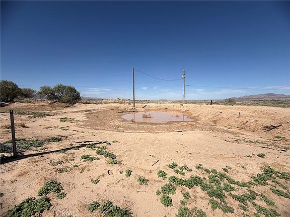 3rd image of 33803 Suffoch Rd