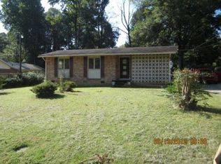1208 Eton Dr, Greensboro, NC 27406