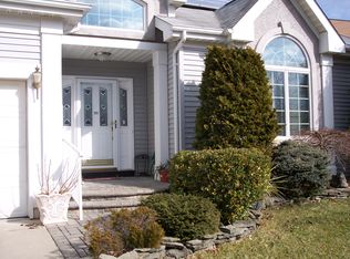 17 Ardsleigh Pl, Monroe, NJ 08831