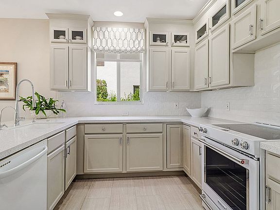 3rd image of 8420 Southbridge Dr APT 4