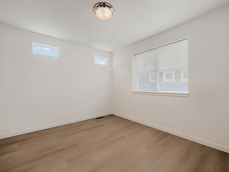 6463 Crossdrum Point — Photo 13