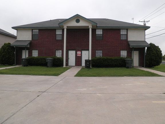 2nd image of 1112 Leslie Cir APT C