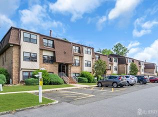 1909 Raspberry Ct, Edison, NJ 08817