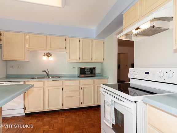 4th image of 1460 Stonebridge Trl APT 1-1