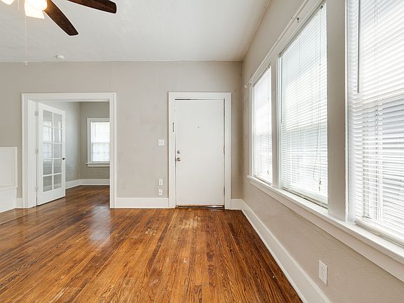 4th image of 2609 N Shartel Ave #2609