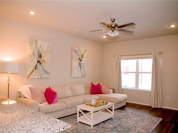 2nd image of 1175 E Sparrow Cir