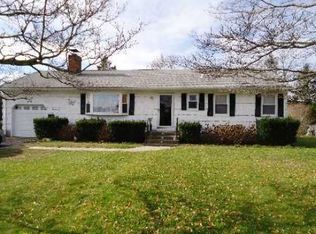 49 Sunrise Ave, Riverhead, NY 11901