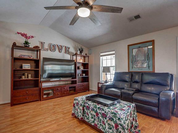 3rd image of 4833 Penrose Dr