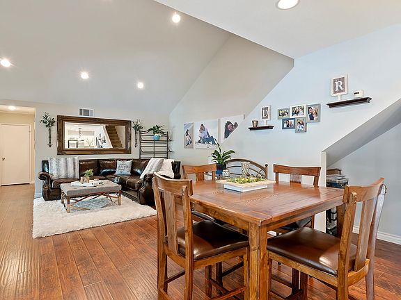 4th image of 258 N Via Colinas