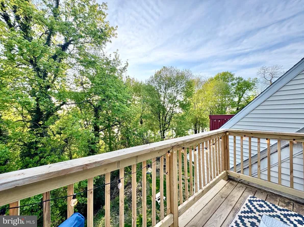 202 River Ct, Fieldsboro, NJ 08505