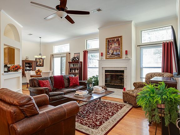5th image of 1608 Aaronwood Dr
