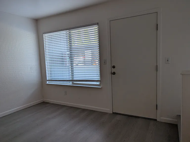 129 Grant St #2 — Photo 8