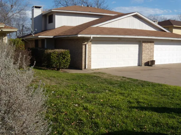 129 Allencrest Dr, White Settlement, TX 76108