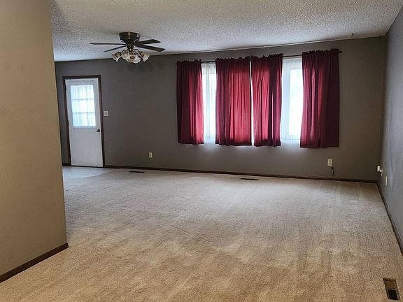 4th image of 621 N Gunbarrel Rd