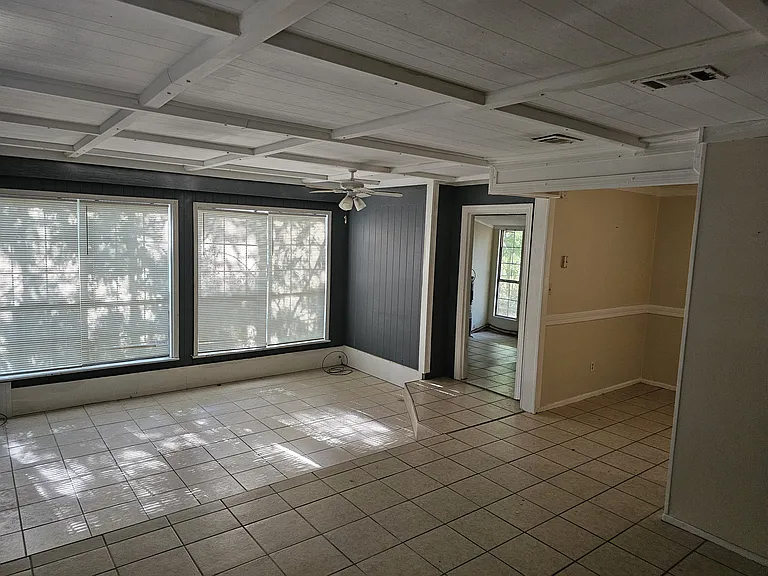 4655 Poinciana Dr — Photo 2
