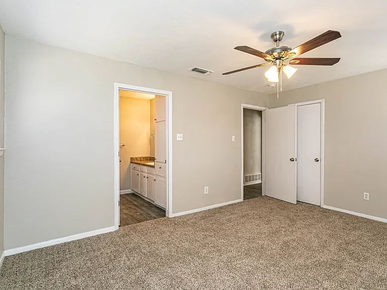 812 Stratford Dr — Photo 23