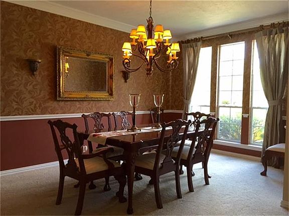 3rd image of 15319 Woodlawn Manor Ct