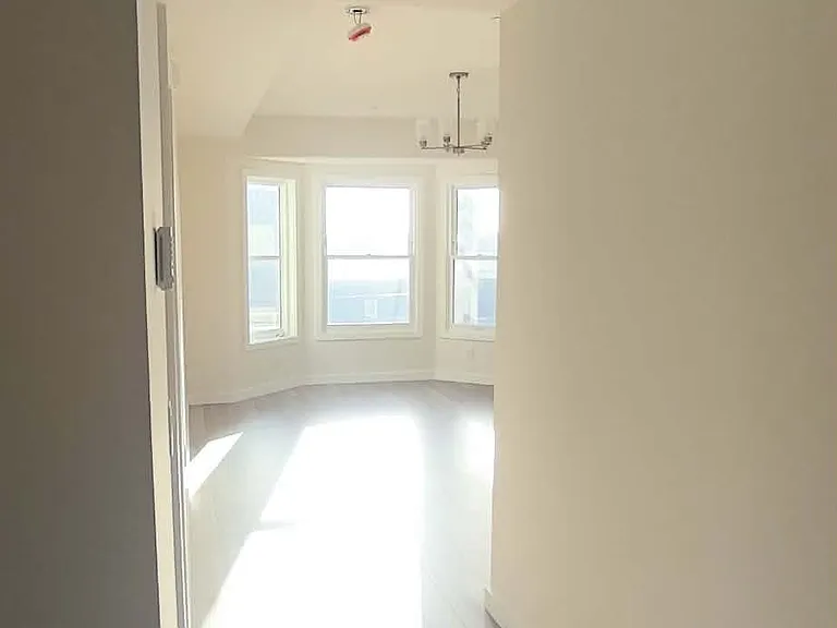 La Playa Apartments — Photo 16