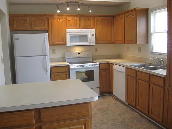 2nd image of 1104 Iron Lace Ct