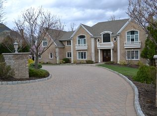 55 Bramshill Dr, Mahwah, NJ 07430