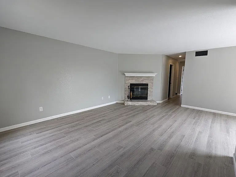 1277 Belridge St #1B — Photo 4