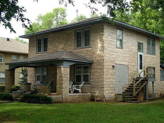 3rd image of 842 College Ave