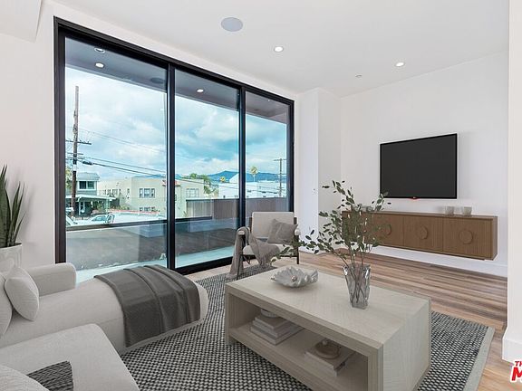 5th image of 1436 Edgecliffe Dr #103
