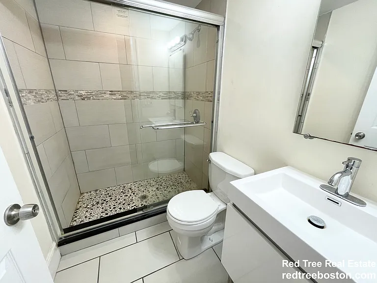 15 Sunset St #3 — Photo 7