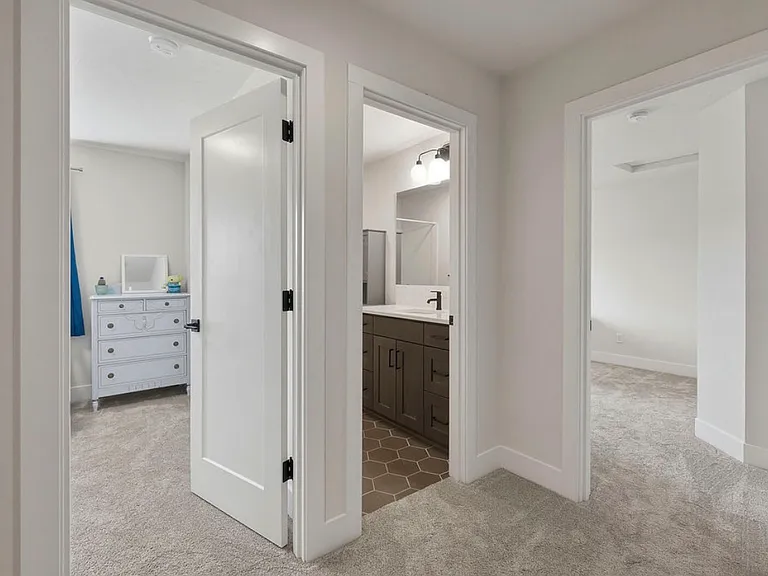 1008 NE Whistle Way — Photo 20