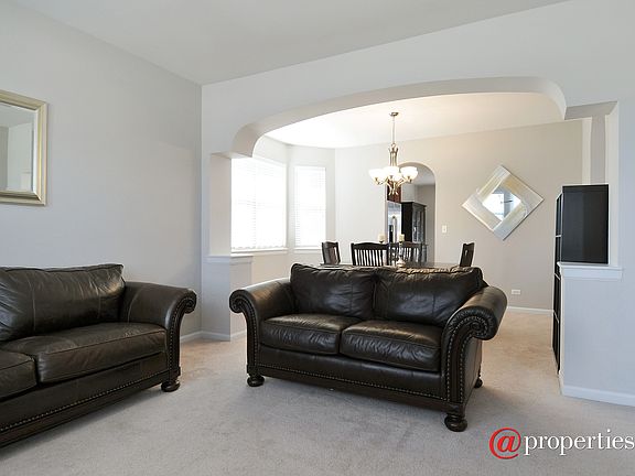 Living Room / Dining Room