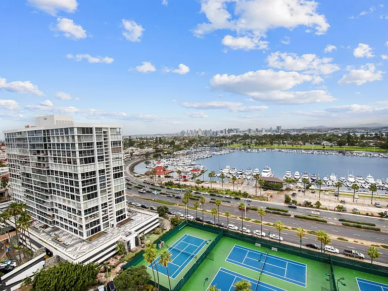 1730 Avenida Del Mundo #1503 — Photo 48