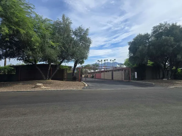 3027 E Blacklidge Dr, Tucson, AZ 85716