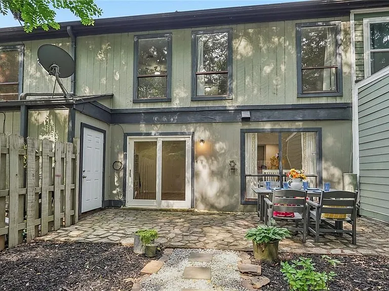 897 Patterns Dr SW — Photo 32