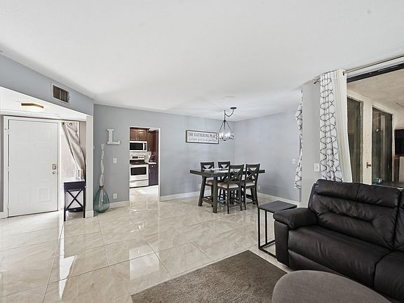 5th image of 4623 Carambola Circle N