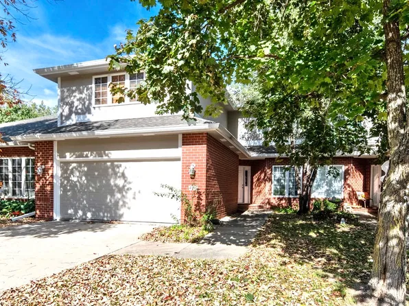 1500 Crown Colony Ct Unit 420, Des Moines, IA 50315