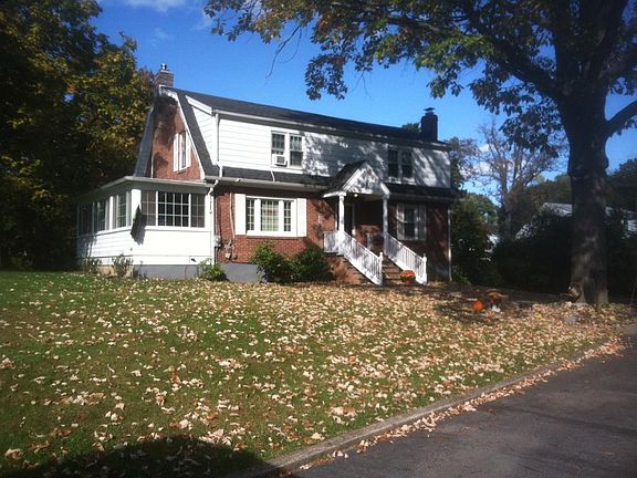 2nd image of 25 Treadwell Cir