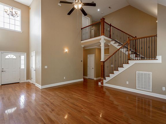 4th image of 1807 Clear Brook Ct