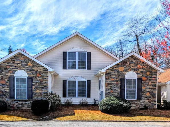 Turnabout Lane Duplex, 74 Turnabout Ln, Hendersonville, NC 28739