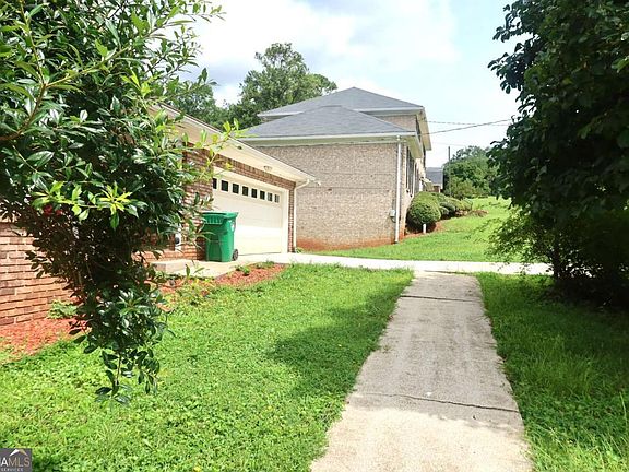 5th image of 4213 Autumn Hill Dr