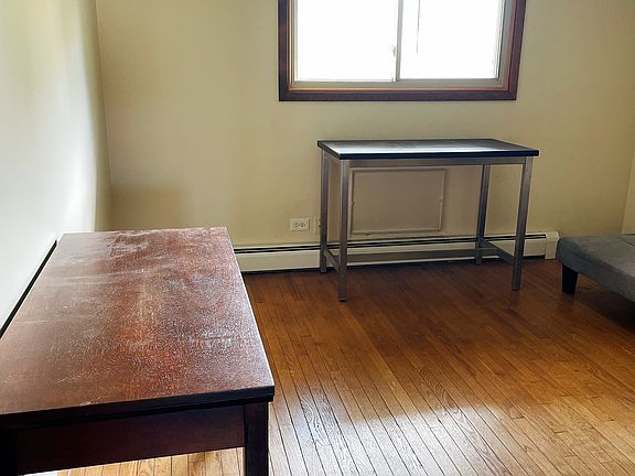5th image of 826 N Milwaukee Ave APT A2