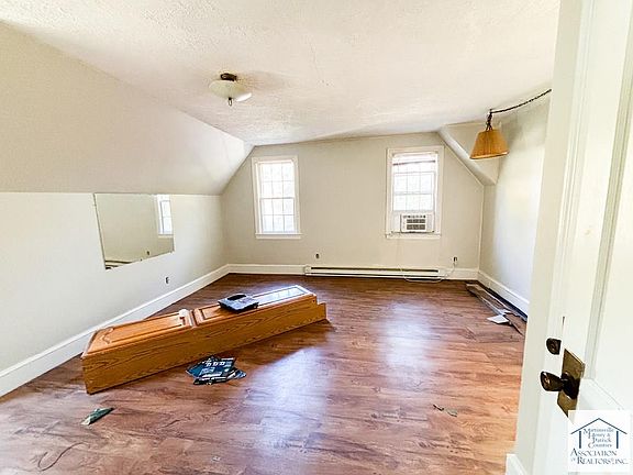 5th image of 845 Hundley St