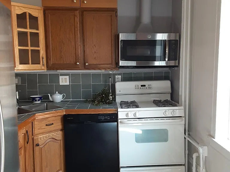2817 W Augusta Blvd #1E — Photo 2