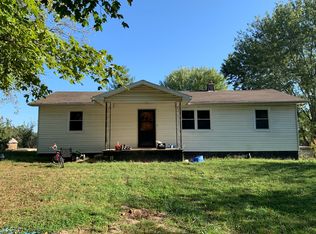 10239 Dogwood Rd, Mountain Grove, MO 65711