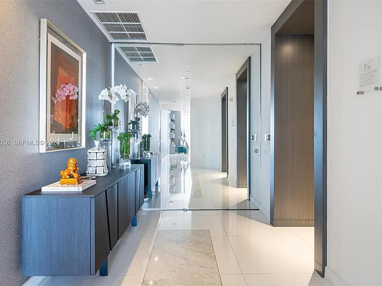 1100 Biscayne Blvd #5203 — Photo 10