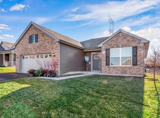 1077 Black Cherry Dr, Crystal Lake, IL