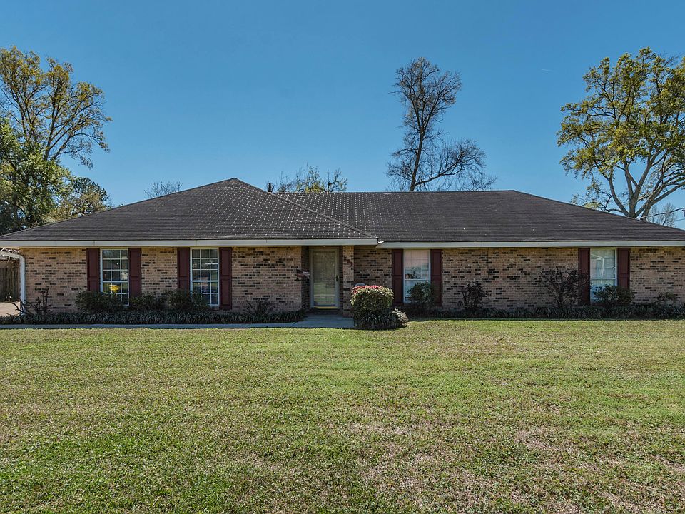 1st image of 239 Saint Pierre Blvd