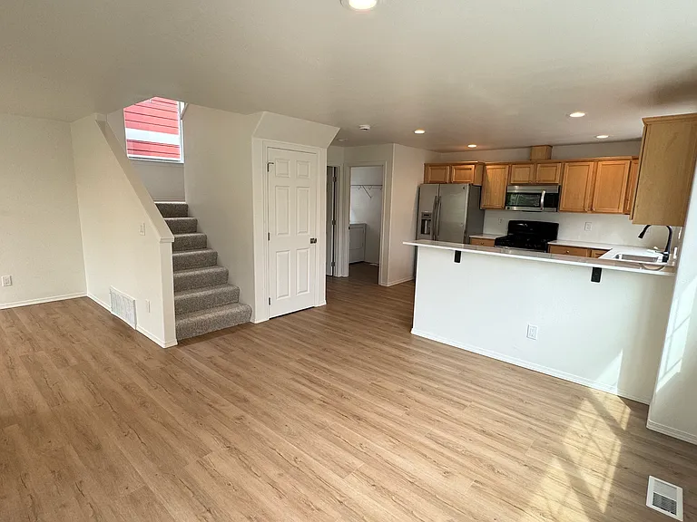 7117 Rainier Dr #H — Photo 8