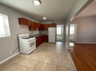 822 E 46th St APT 3S, Chicago, IL 60653